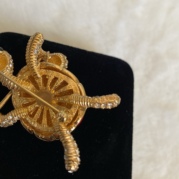 *NWT* Rare Vintage CINER Red & White Enamel/Gold Plated/Crystal Turtle Brooch - Picture 7 of 7